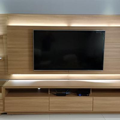 Sala · Painel madeirado